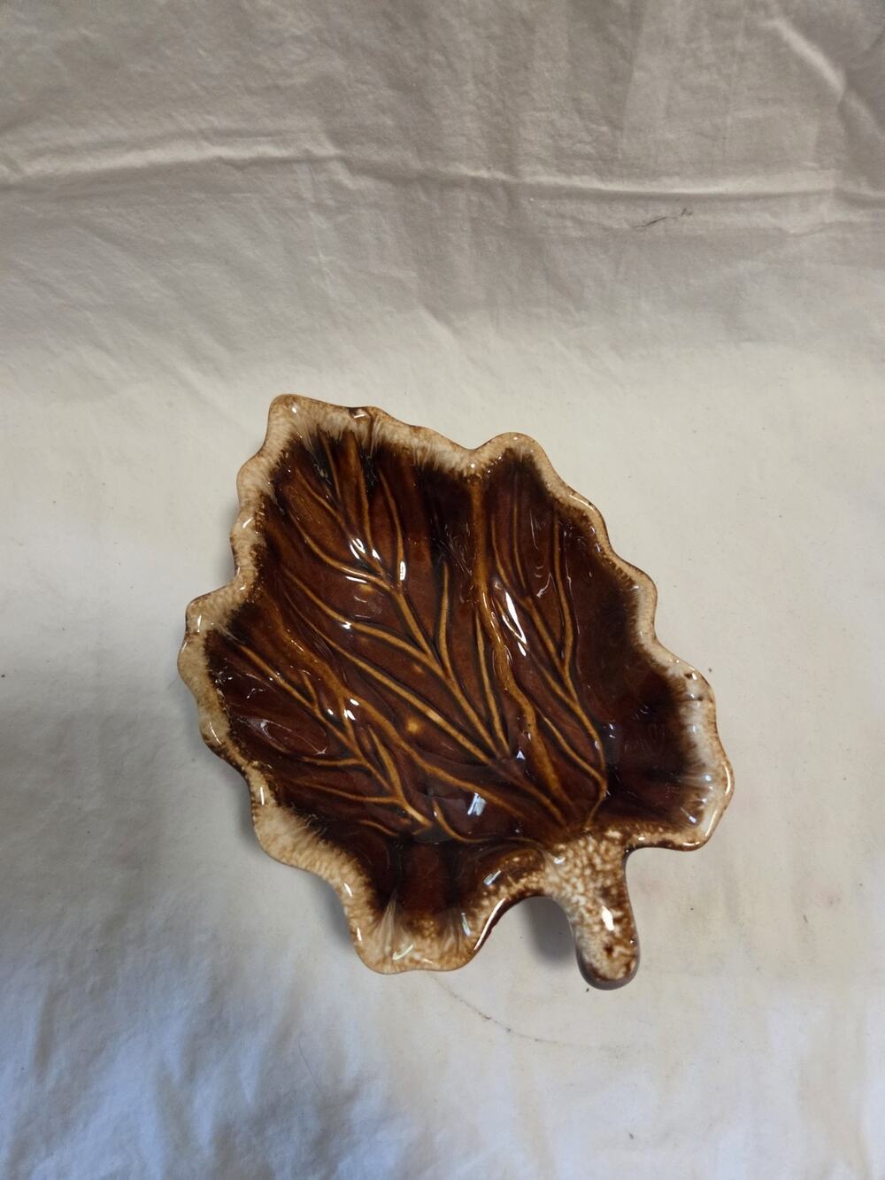 Vty Hull Pottery Brown Leaf Shaped Candy Dish MCM 7.5" Drip Design